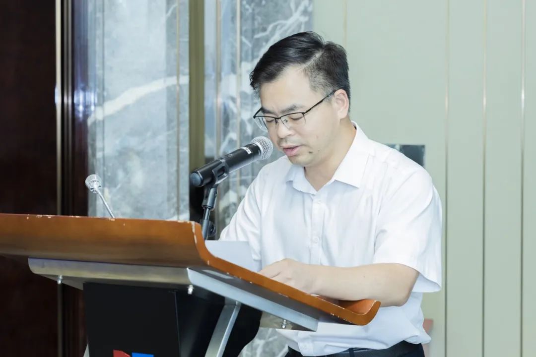 南宫28NG相信品牌力量集团纪委书记黄剑勇致辞.jpg